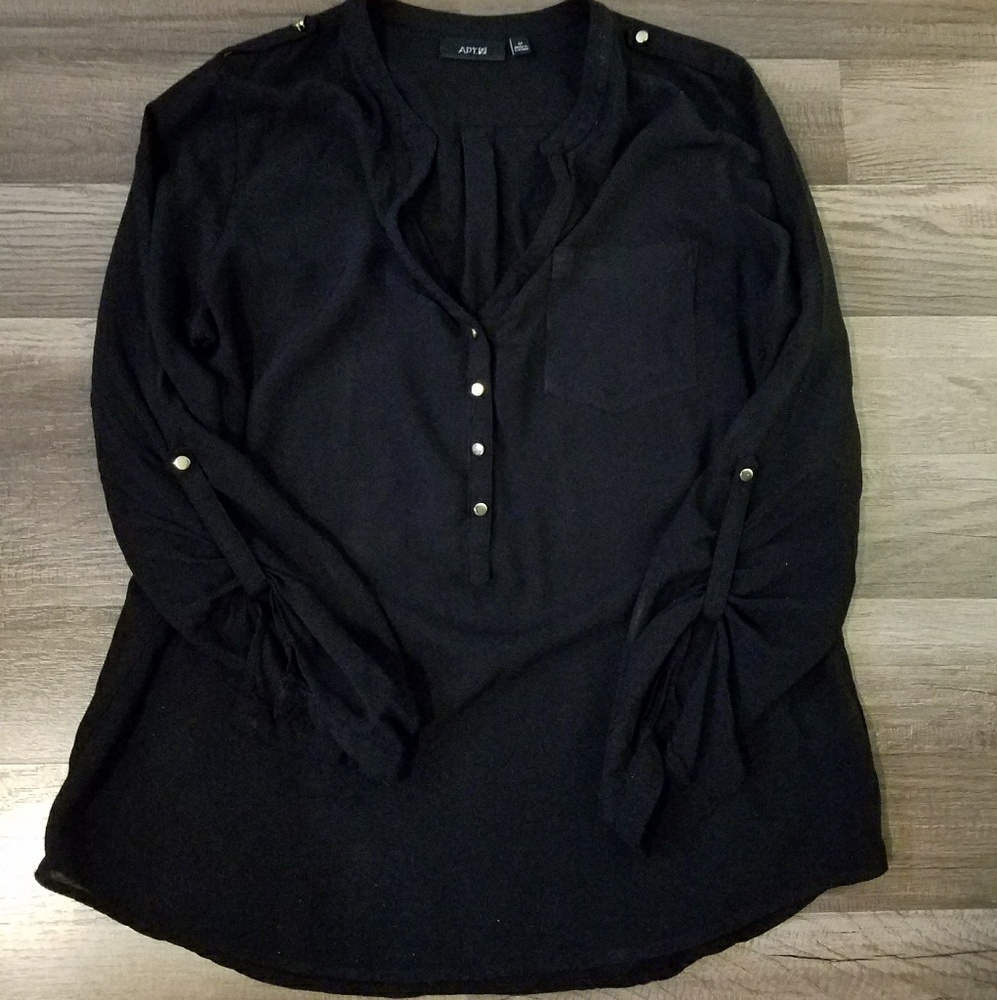 Long Sleeve or 3/4 sleeve blouse